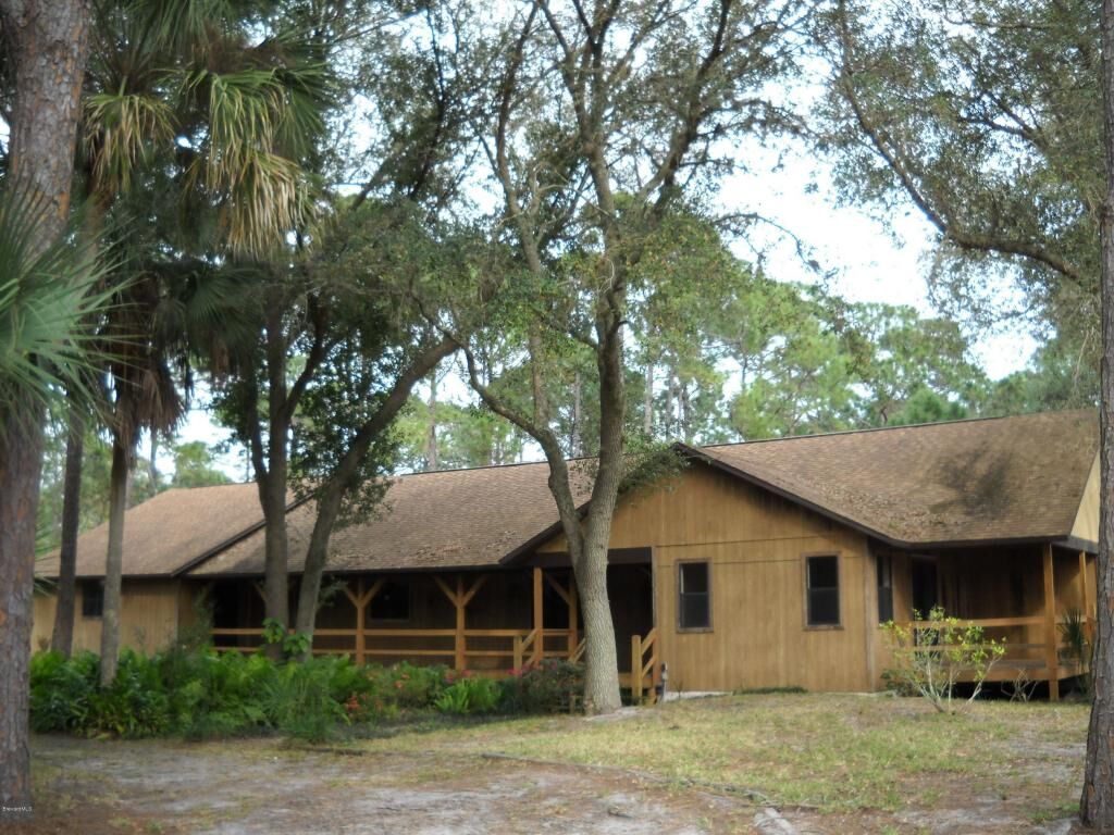 Property Photo:  7555 Turkey Point Drive  FL 32780 