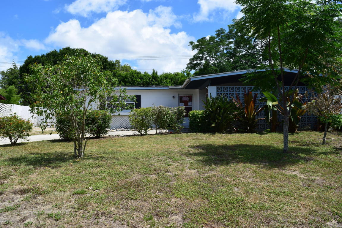 Property Photo: 1260 Thoreau Street FL 32780