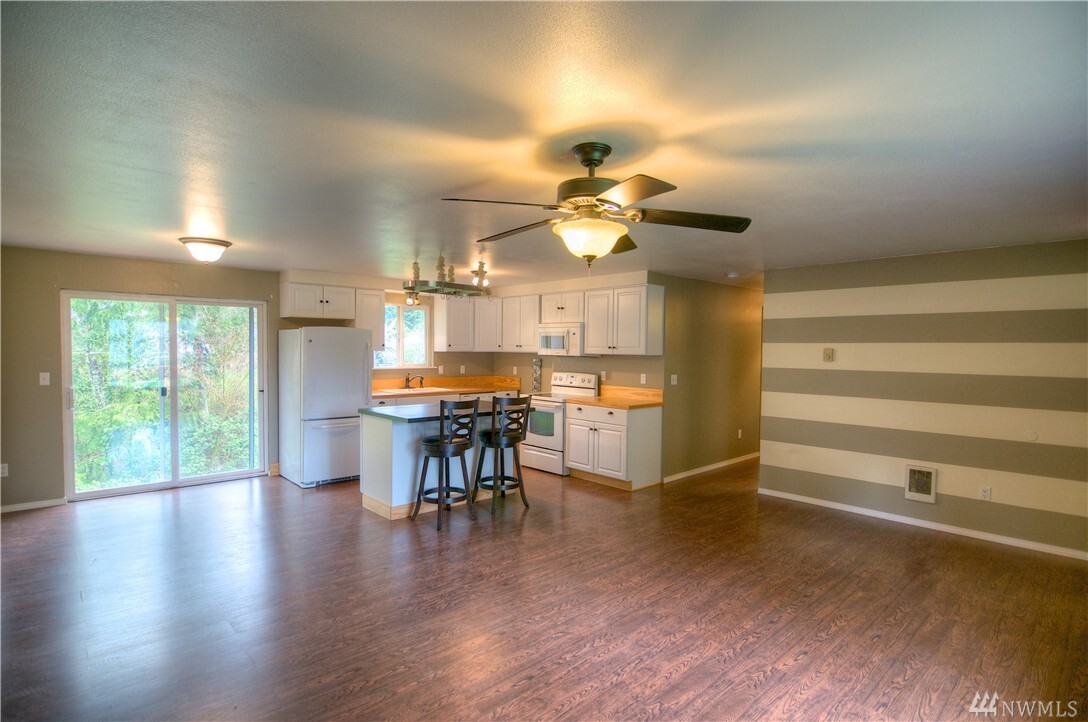 Property Photo:  5012 75th Ave SW  WA 98512 