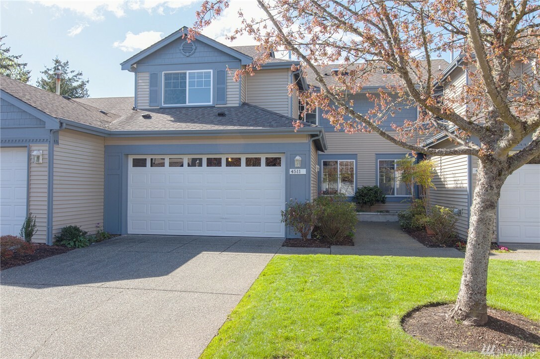 Property Photo:  4511 NE 6th Place  WA 98059 