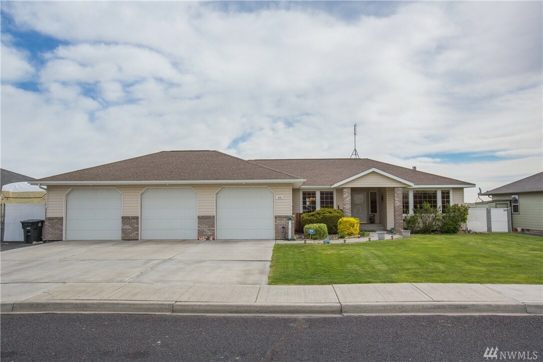 513 N Crestview Drive  Moses Lake WA 98837 photo