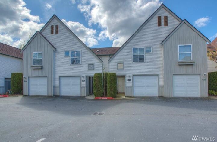 Property Photo: 6711 S 239th Place A103 WA 98032
