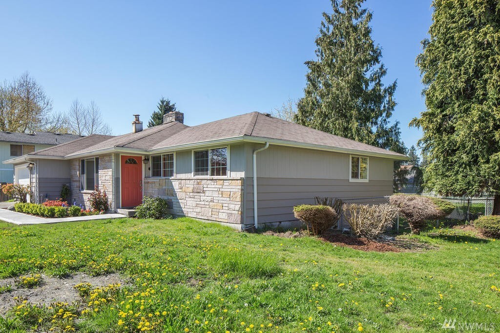 Property Photo: 1325 29th St SE WA 98002
