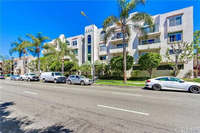 Property Photo:  445 W 6th Street 402  CA 90802 