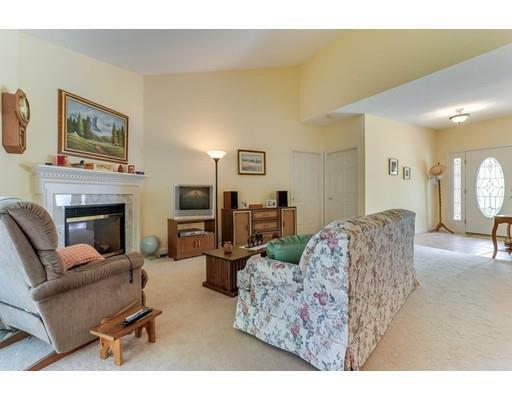Property Photo: 2 Partridge Run 2 CT 06082