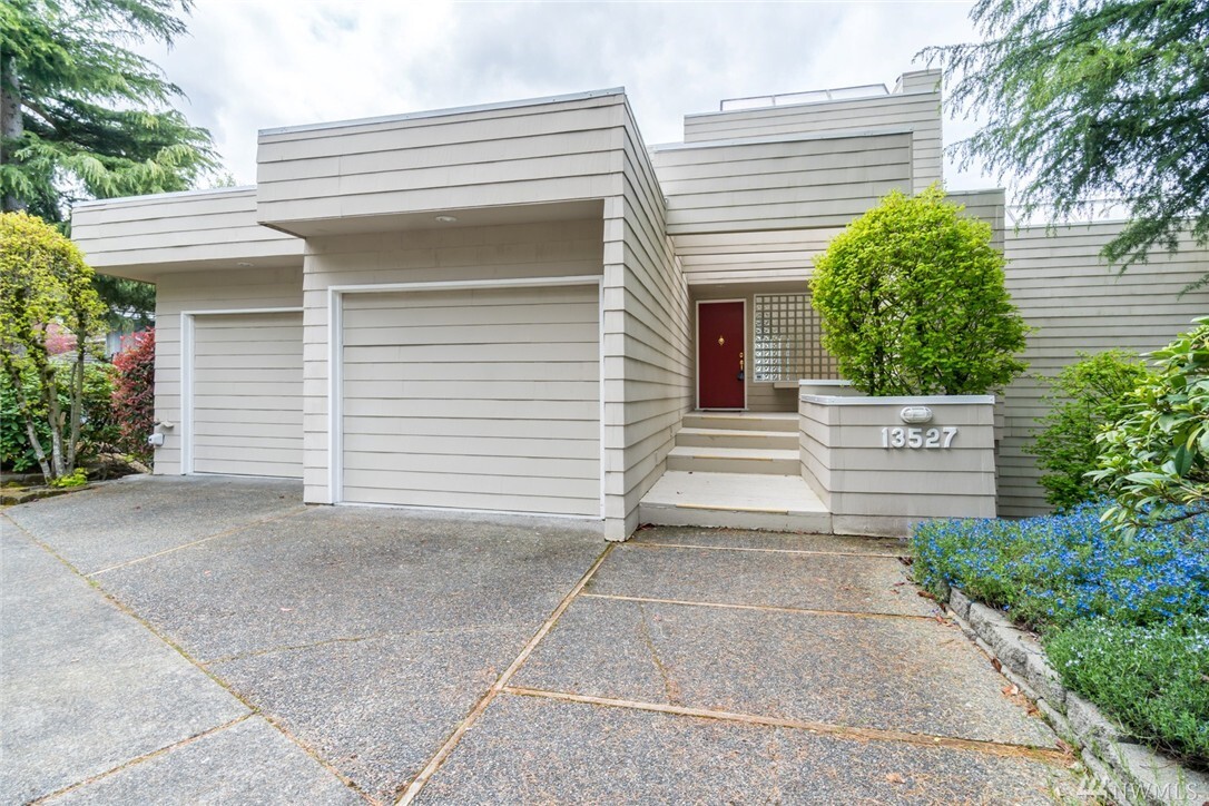 Property Photo: 13527 SE 50th Place WA 98006
