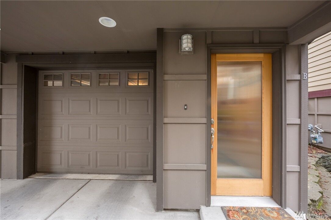 Property Photo:  5942 California Ave SW B  WA 98136 