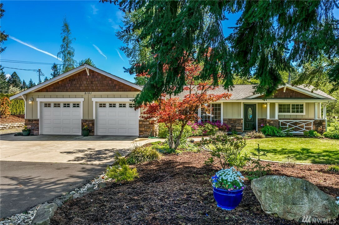 Property Photo:  5151 SE 2nd Place  WA 98059 