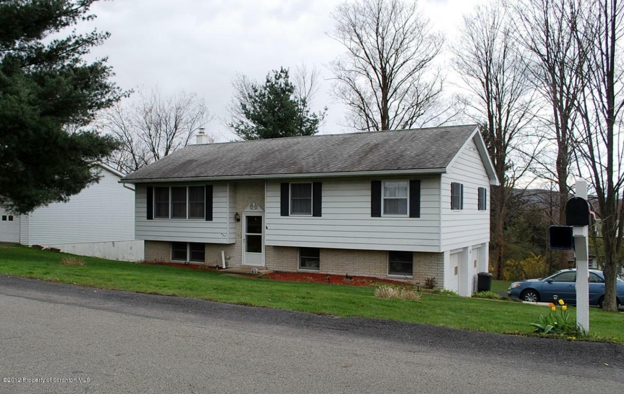 Property Photo:  537 Woodcrest Drive  PA 18411 