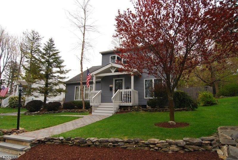 Property Photo:  7 Sagamore Trl  NJ 07871 