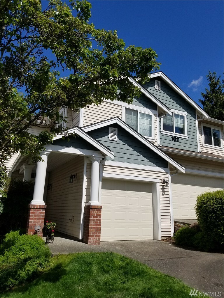 Property Photo:  102 S 49th Place C  WA 98055 