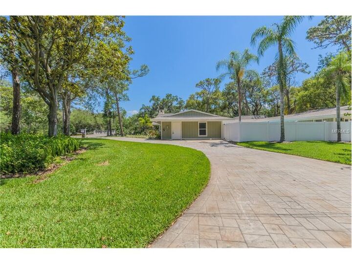 Property Photo:  2152 Cross Creek Way  FL 34698 