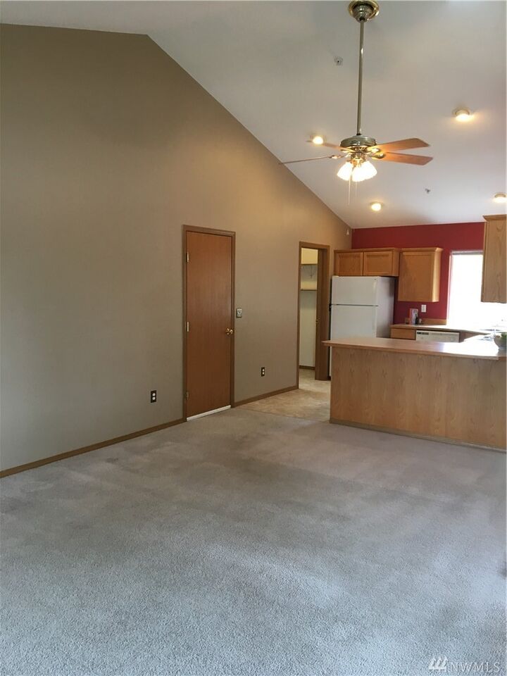 Property Photo:  2318 Veedol Dr  WA 98802 