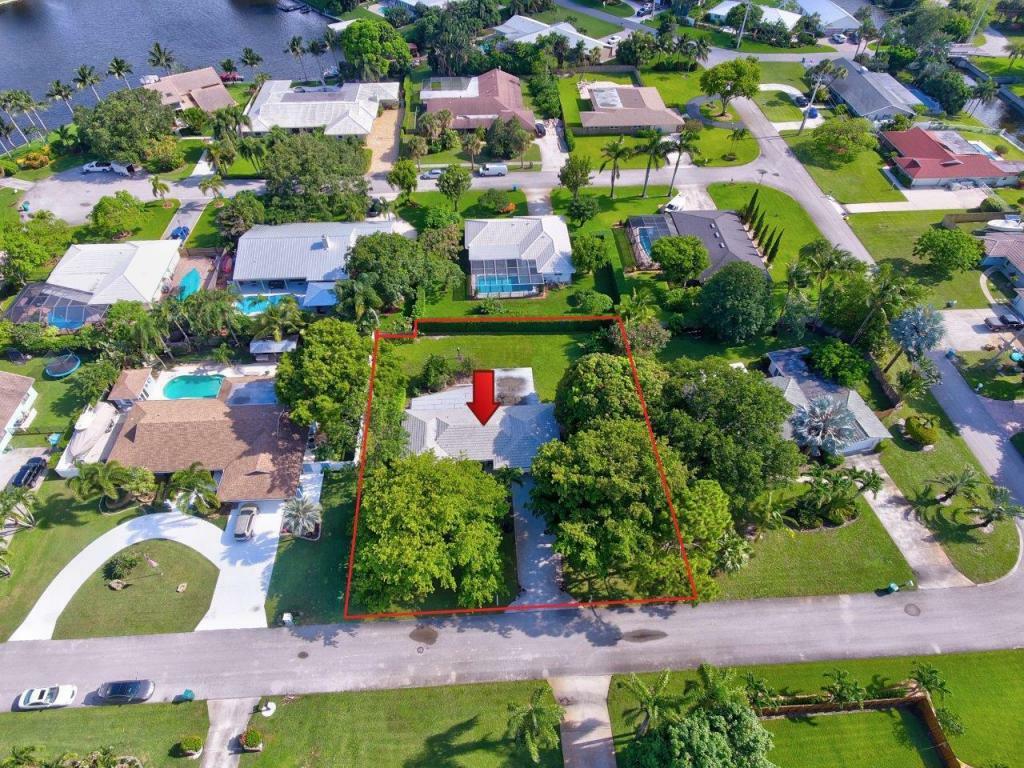 Property Photo: 936 SW 37th Court FL 33435