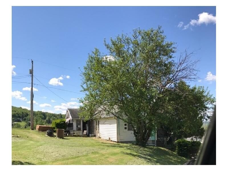 Property Photo:  401 Eliza Street  PA 15425 