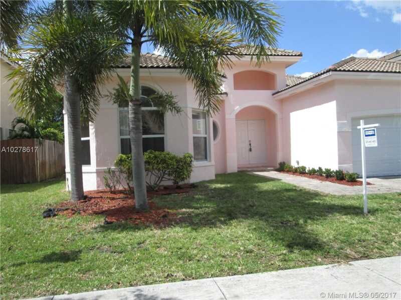 Property Photo:  2015 SE 18th Ct  FL 33035 