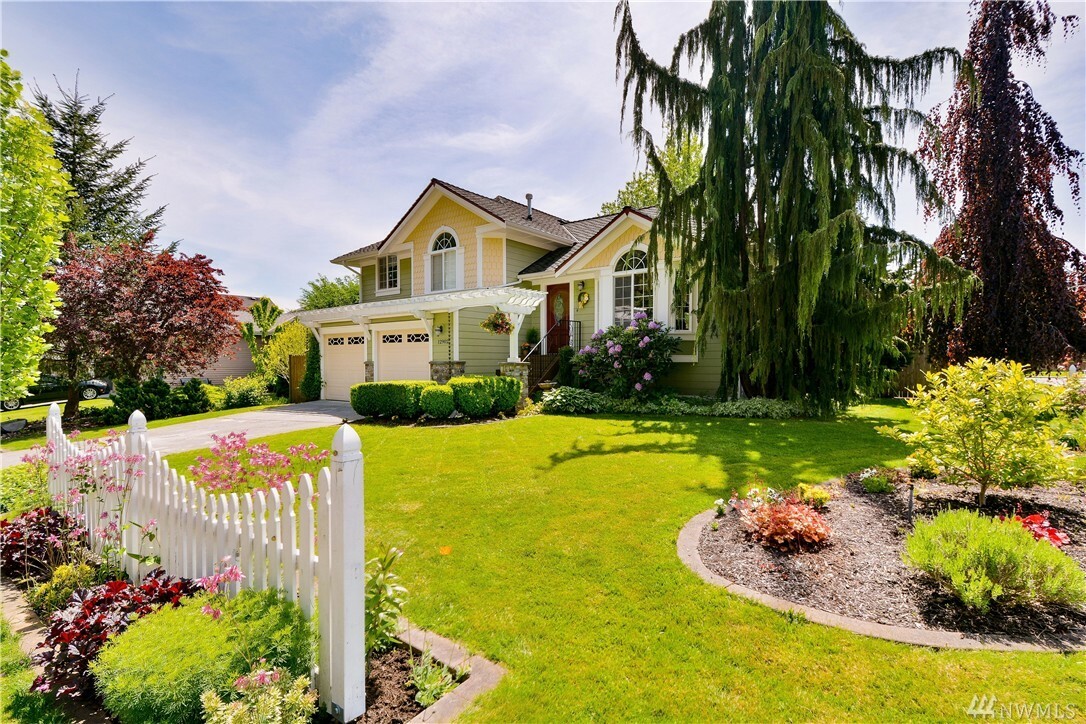 Property Photo: 12902 17th St NE WA 98258