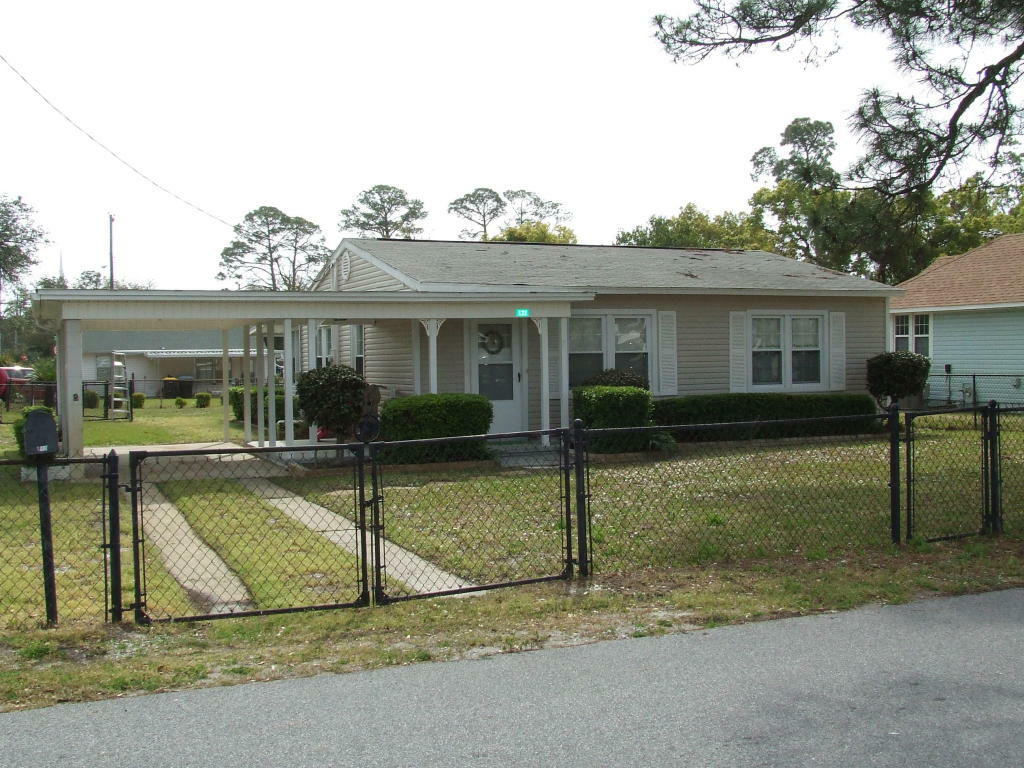 Property Photo:  121 SW Bass Avenue  FL 32548 