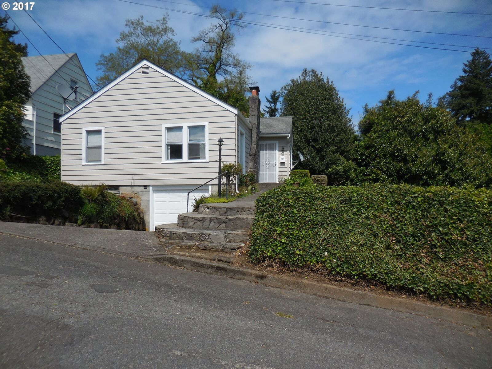 Property Photo: 614 NE Franklin St WA 98607