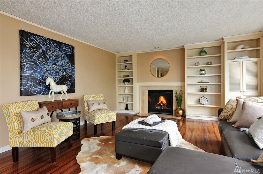 Property Photo: 2330 W Crockett St 203 WA 98199