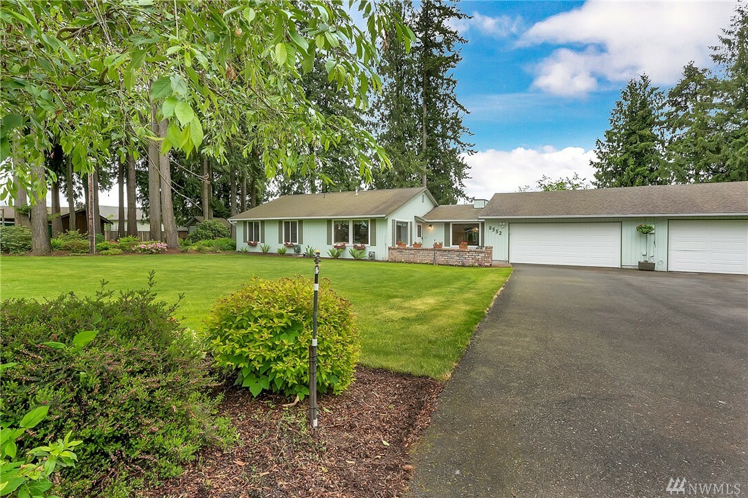 Property Photo:  8552 Lynnwood Dr  WA 98264 