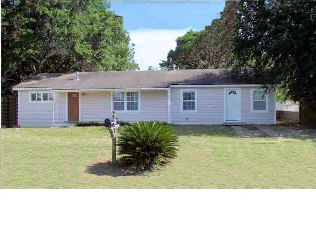 Property Photo:  6 NW Maples Street  FL 32548 