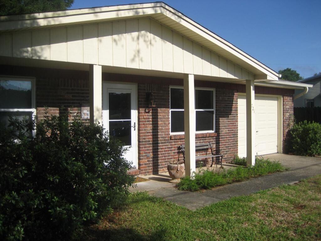Property Photo: 721 W Sunset Boulevard FL 32547