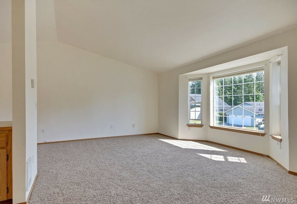 Property Photo: 704 Riverside Lane E WA 98328