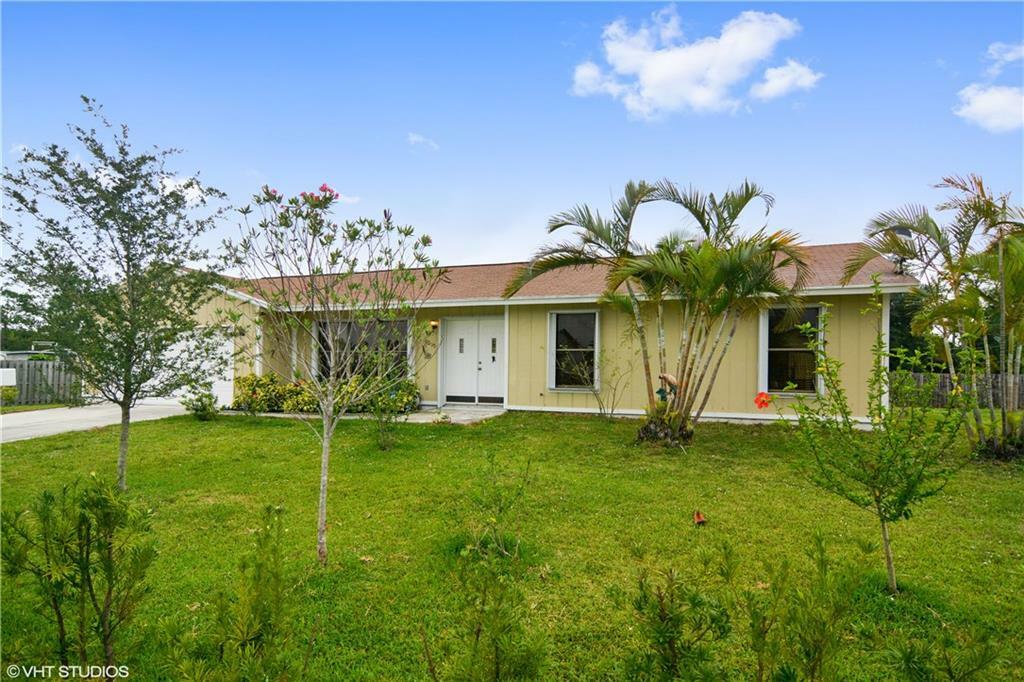 Property Photo:  6255 SE Highland Road  FL 34997 