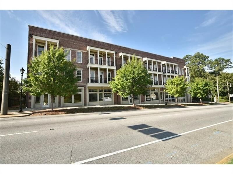 Property Photo:  269 W Crogan Street 205   30046 