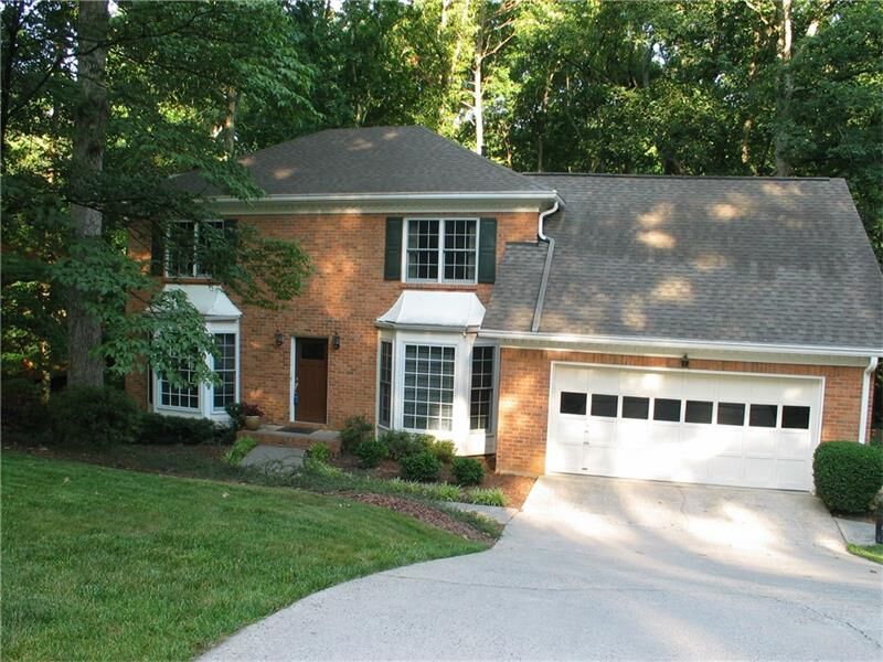 Property Photo:  325 Ridge Court   30076