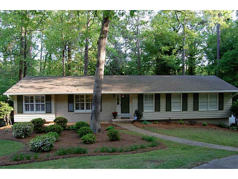 Property Photo: 4630 Canyon Creek Trail 30342