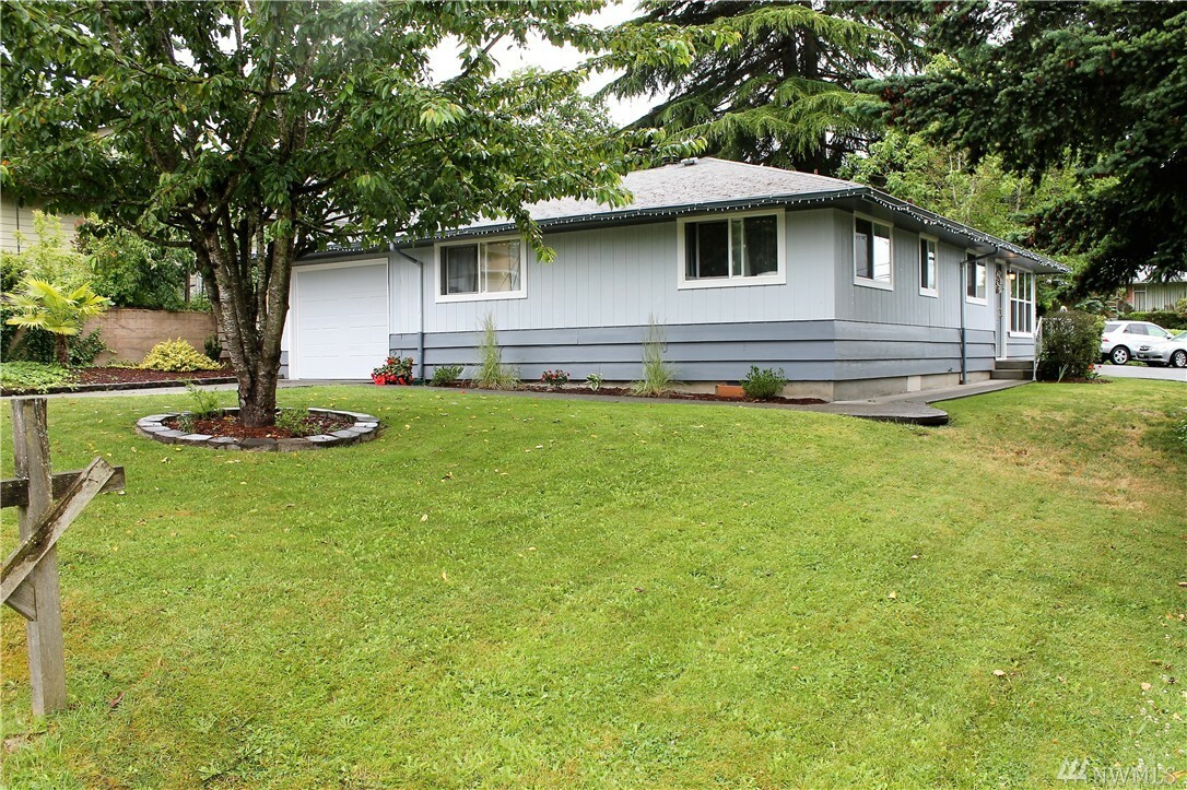 Property Photo: 530 View Place WA 98030