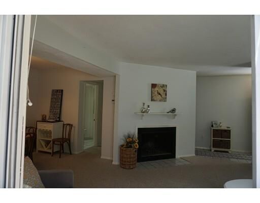 Property Photo:  402 Edgebrook Dr 402  MA 01505 