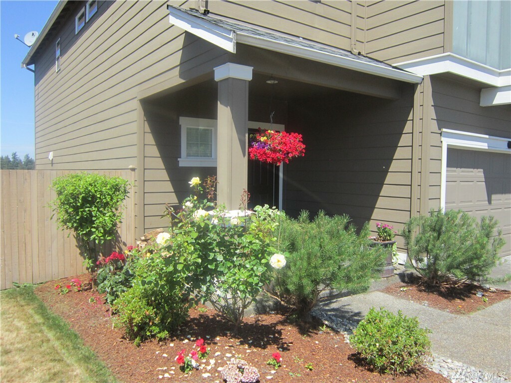 Property Photo:  1304 80th Ave SE  WA 98258 