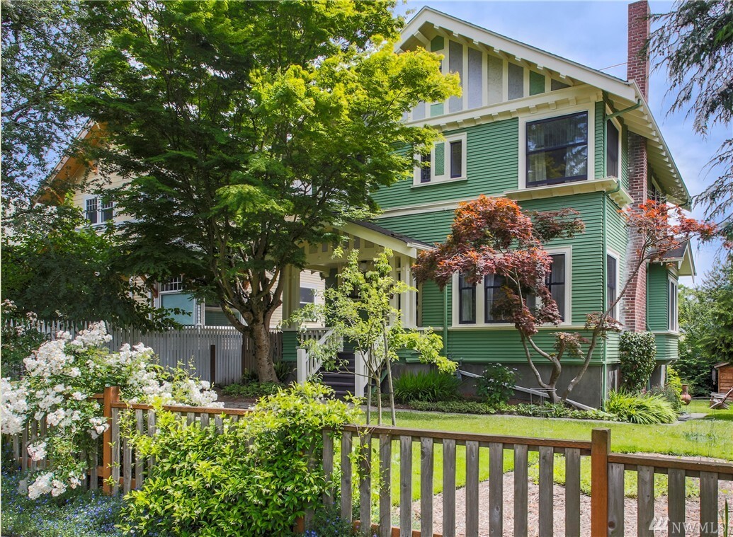 Property Photo:  4012 Bagley Avenue N  WA 98103 