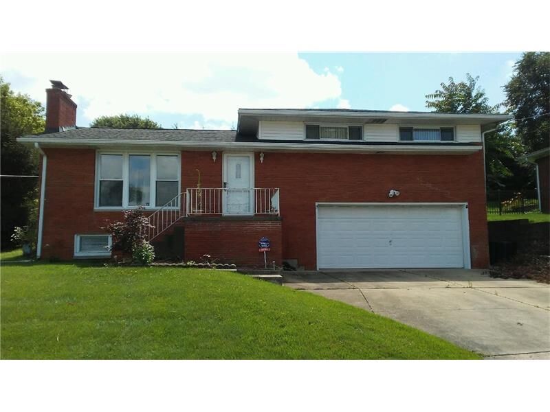 Property Photo:  533 Hemlock Dr  PA 15601 