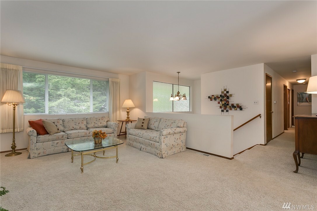 Property Photo: 20210 60th Place NE WA 98028
