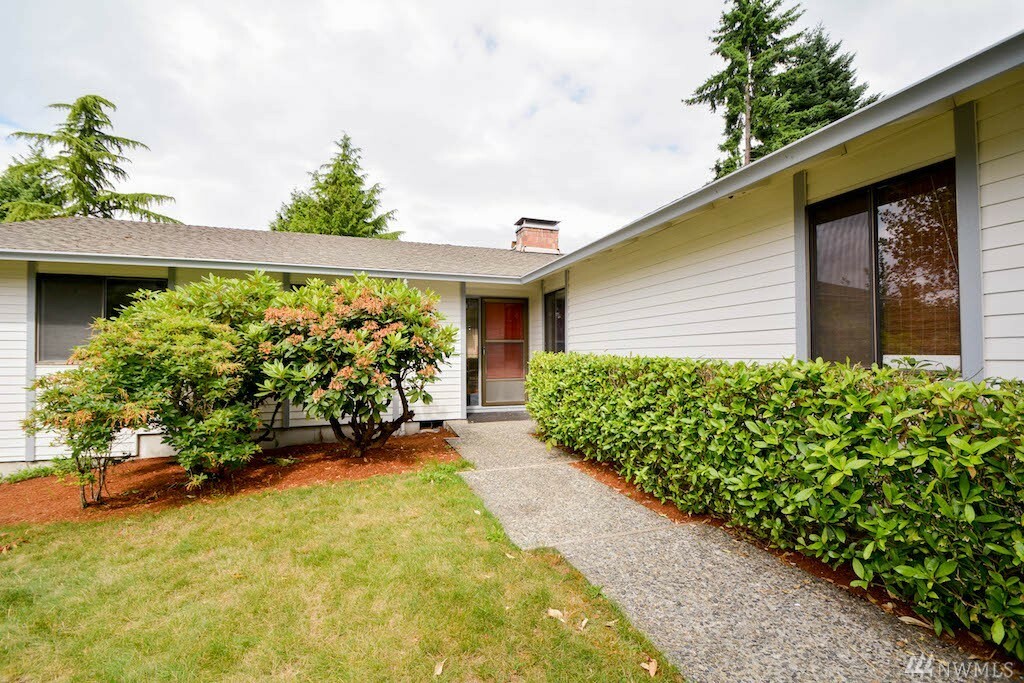 Property Photo:  12612 NE 113th Ct  WA 98033 