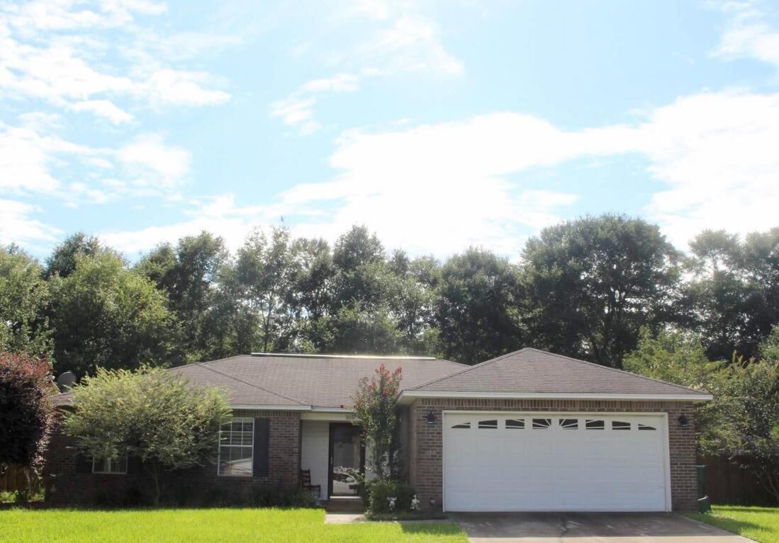 Property Photo: 3032 Cabela Lane FL 32539