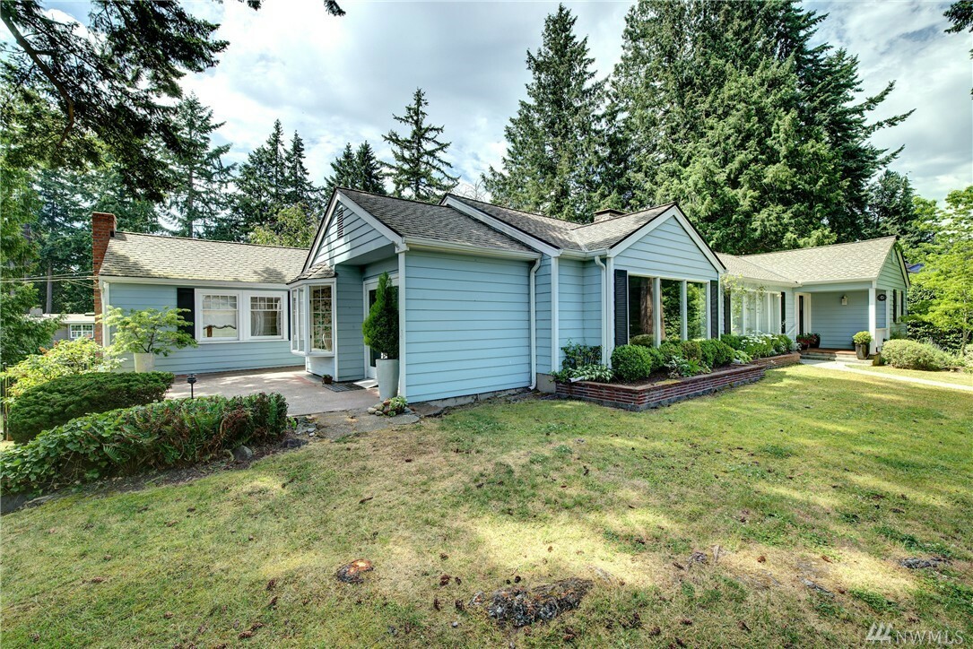 Property Photo:  17011 Dayton Ave N  WA 98133 