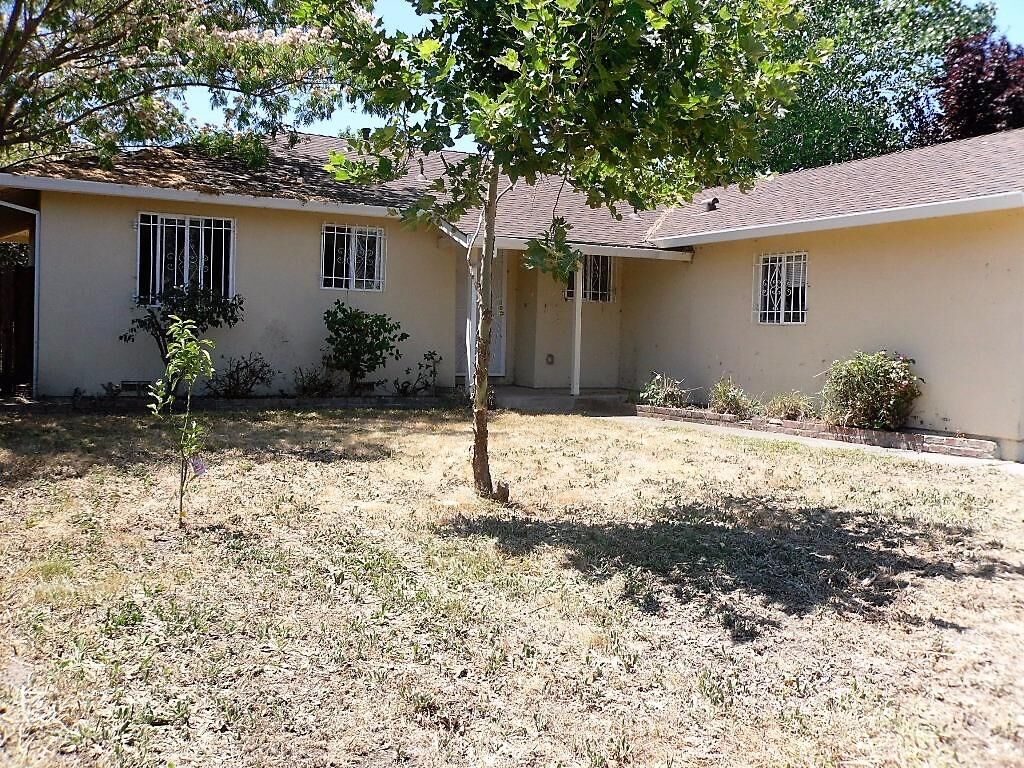 Property Photo: 2016 66th Avenue CA 95822