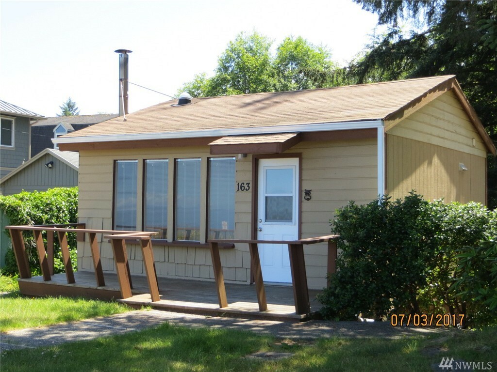Property Photo: 163 Salt Air St WA 98326
