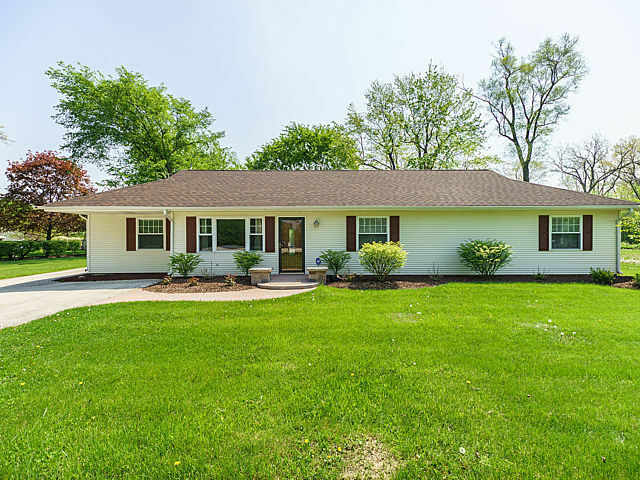 Property Photo: 5543 Wolf Road IL 60525