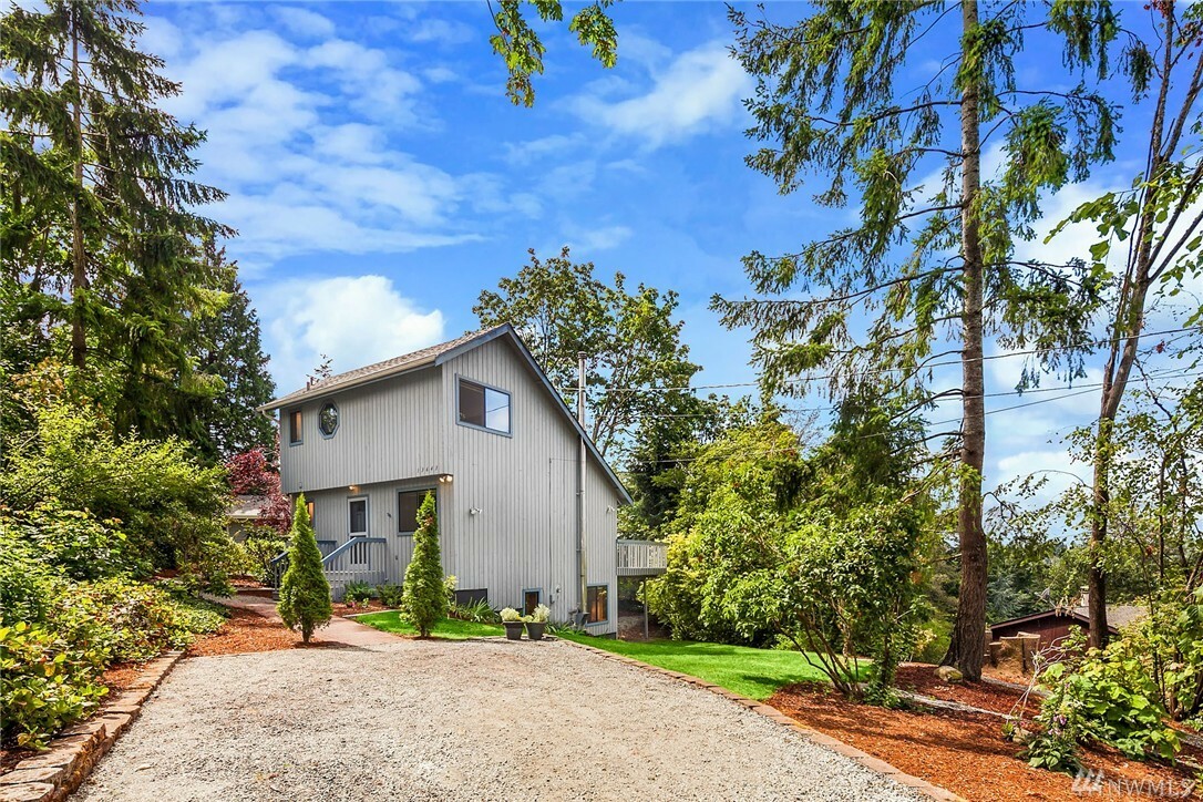 Property Photo:  13643 SE 10th St  WA 98005 