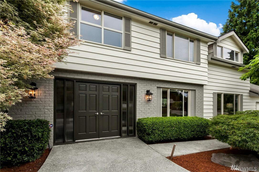 Property Photo: 28 Chelan Key WA 98006
