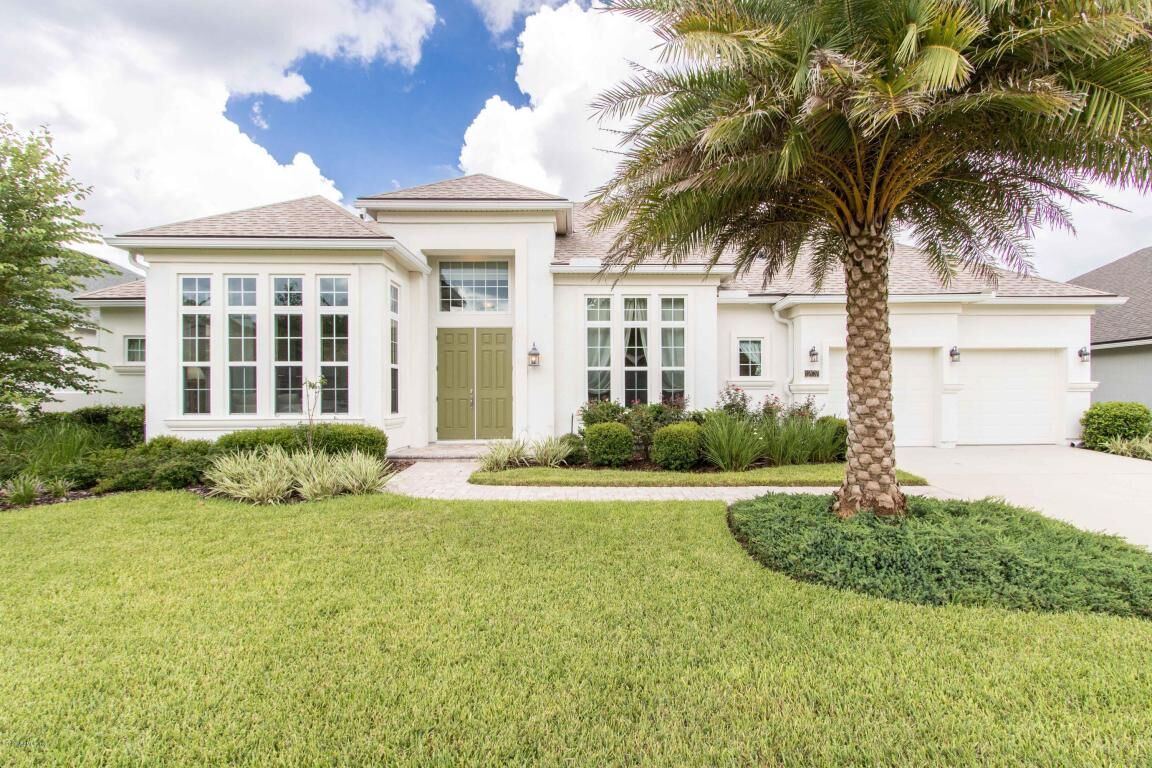 Property Photo: 1207 Autumn Pines Drive FL 32065