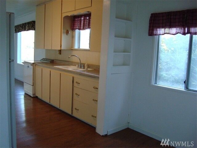 Property Photo:  1906 Front Ave W  WA 98312 