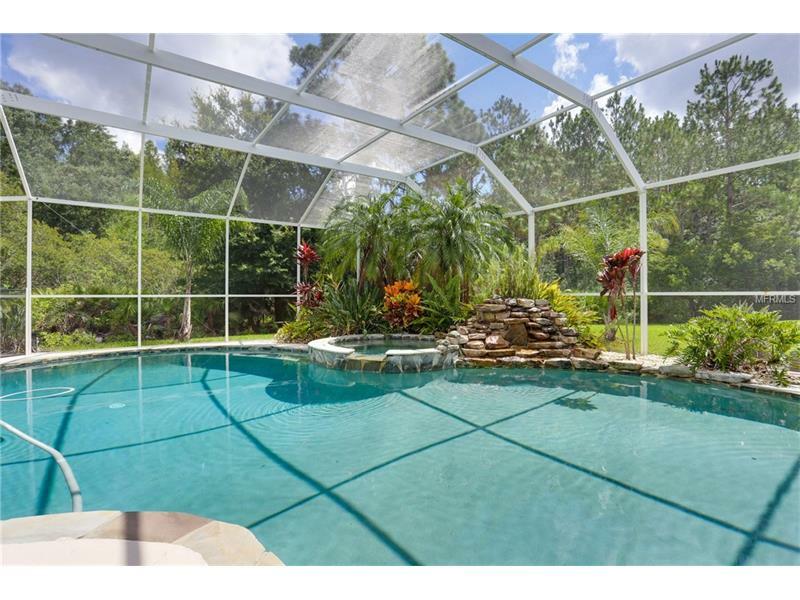 Property Photo:  17808 Arbor Greene Drive  FL 33647 