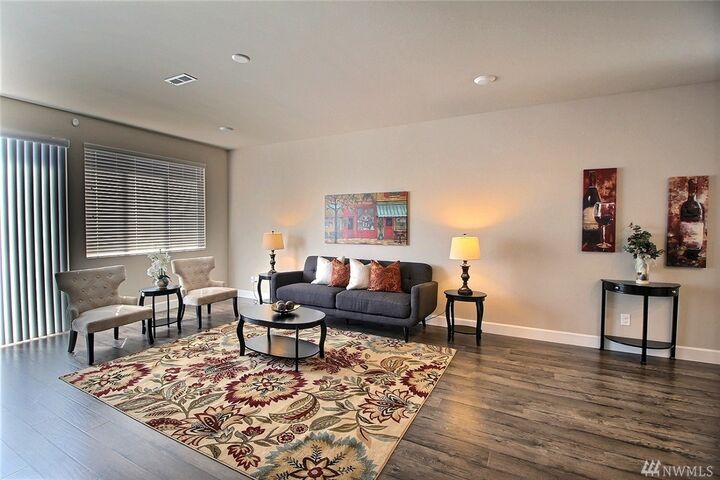 Property Photo: 18419 18th Ave E WA 98387